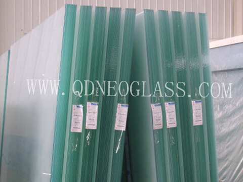 Low Iron Glass.jpg